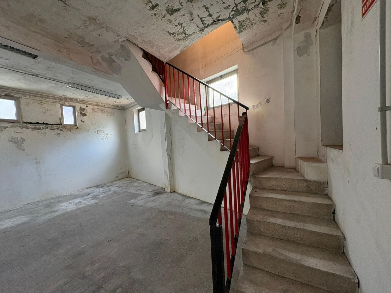 Retail in Ferrol, La Coruna for sale Interior Photo- Image 1 of 12