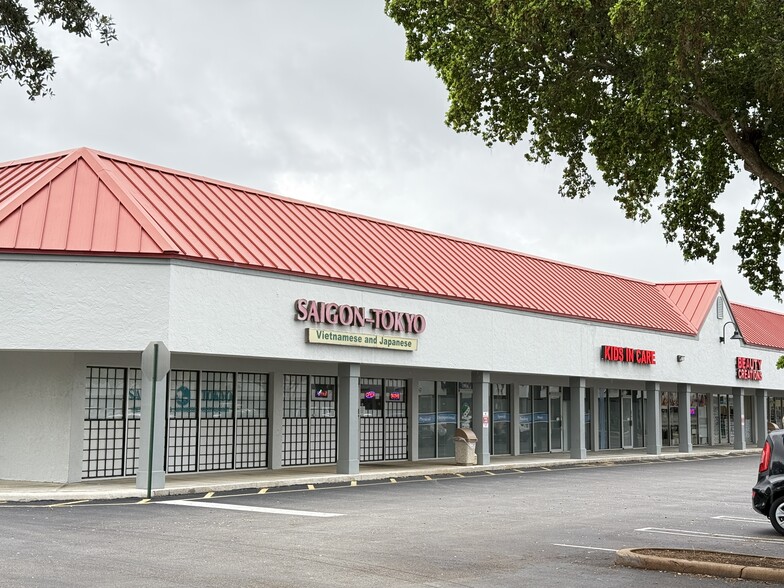 2902-2990 Jog Rd, Greenacres, FL for lease - Building Photo - Image 3 of 5