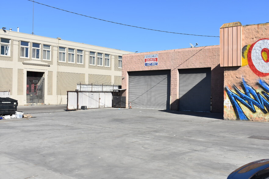 2416 E 16th St, Los Angeles, CA for lease - Building Photo - Image 3 of 11