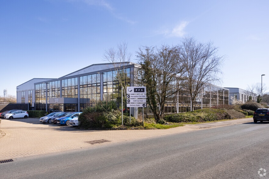 11 Barnes Wallis Rd, Fareham for sale - Primary Photo - Image 1 of 1