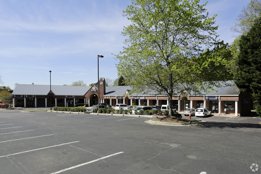 329 N Harrison Ave, Cary, NC for lease - Building Photo - Image 1 of 2