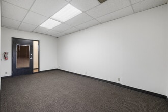 4002-4014 148th Ave NE, Redmond, WA for lease Building Photo- Image 2 of 9