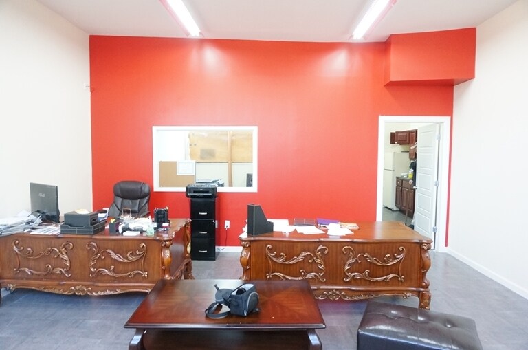 2057 Steinway St, Astoria, NY for sale - Primary Photo - Image 1 of 1