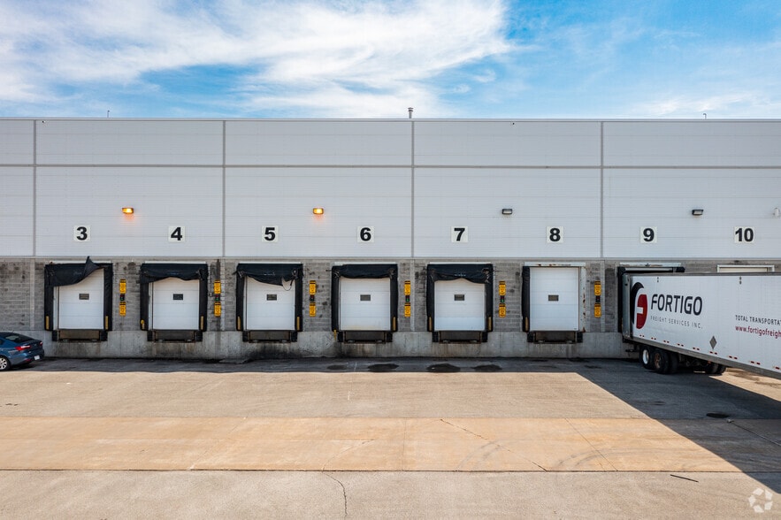 9393 Boul Métropolitain E, Montréal, QC for lease - Building Photo - Image 3 of 7