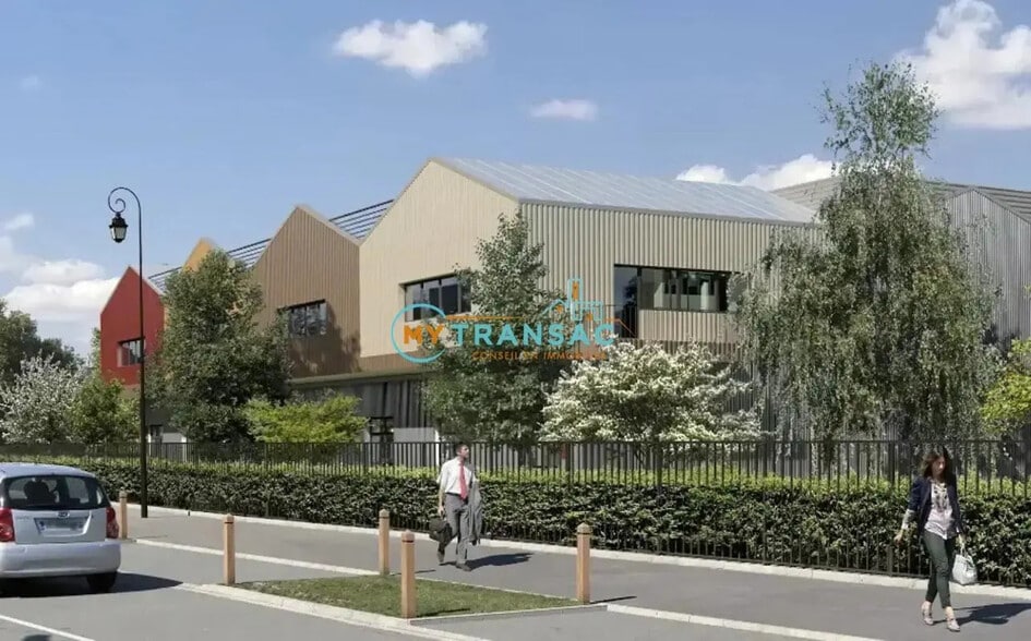 Flex in Montgeron for sale - Building Photo - Image 2 of 9