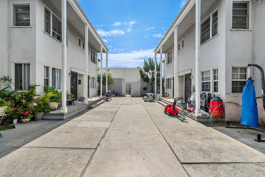 12320 Washington Pl, Los Angeles, CA for sale - Building Photo - Image 3 of 12