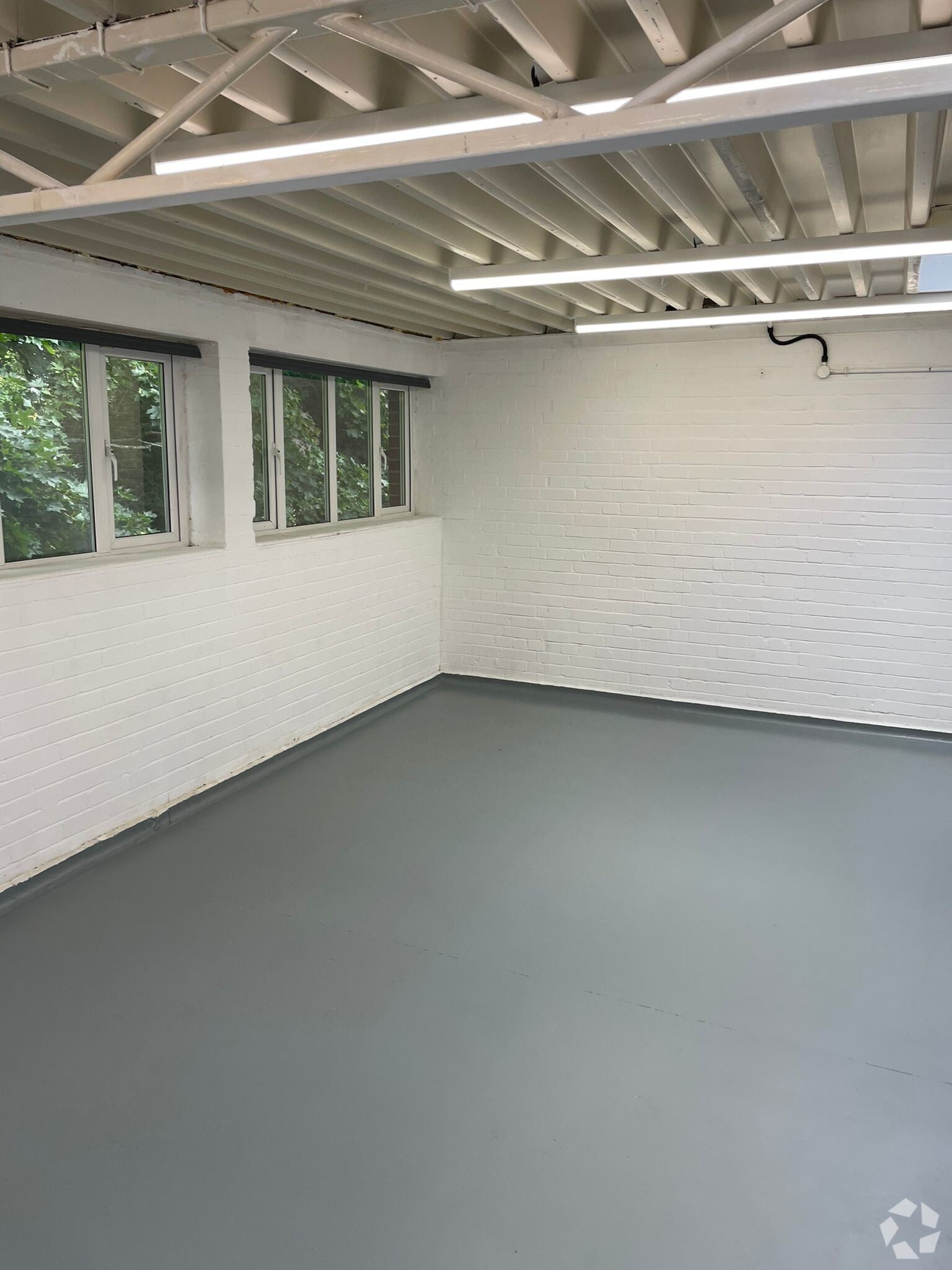 8 Brownfields Ct, Welwyn Garden City for lease Interior Photo- Image 1 of 5