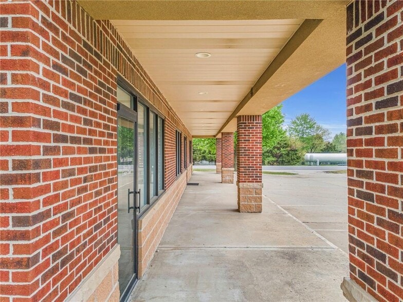 204 N 169 Hwy, Trimble, MO for sale - Building Photo - Image 3 of 37