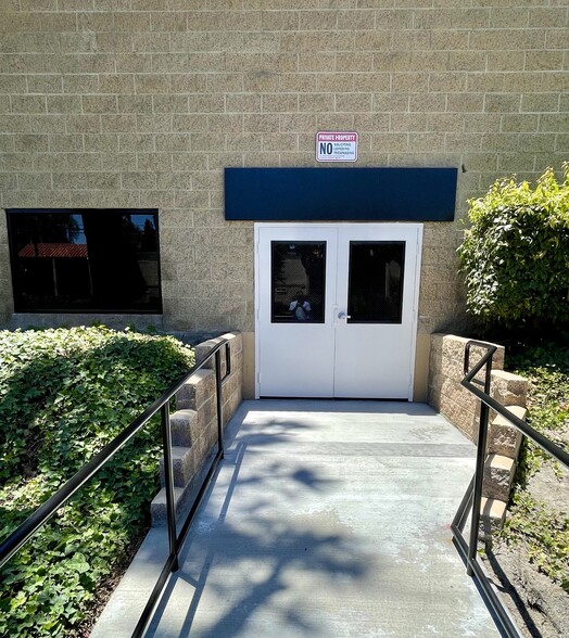 13128 Magnolia St, Garden Grove, CA for lease - Building Photo - Image 2 of 8