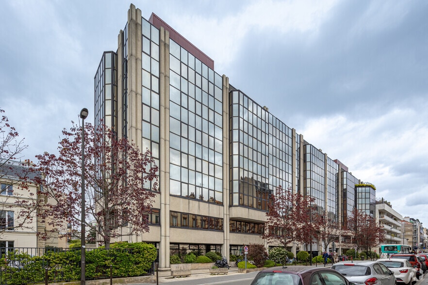 Office in Boulogne-Billancourt for lease - Primary Photo - Image 1 of 2