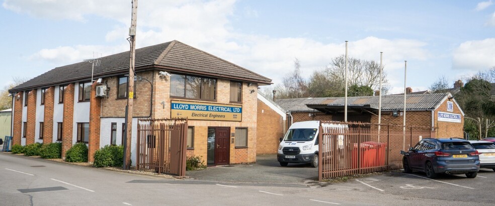 Plas Acton Rd, Wrexham for lease - Primary Photo - Image 1 of 3