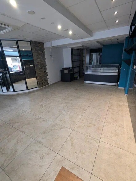 Retail in Levallois-Perret for lease - Interior Photo - Image 3 of 13