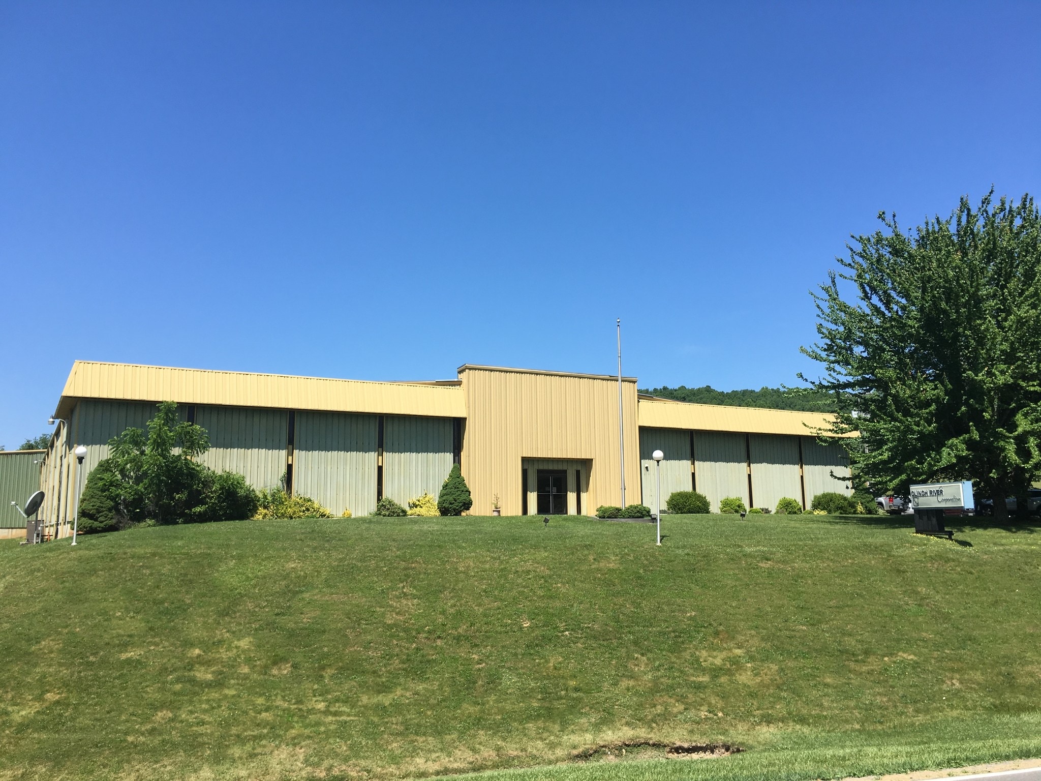 521 Claypool Hill Mall Rd, Cedar Bluff, VA for sale Building Photo- Image 1 of 1