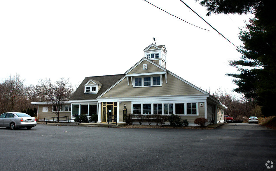 166 Toll Gate Rd, Warwick, RI for sale - Primary Photo - Image 1 of 1