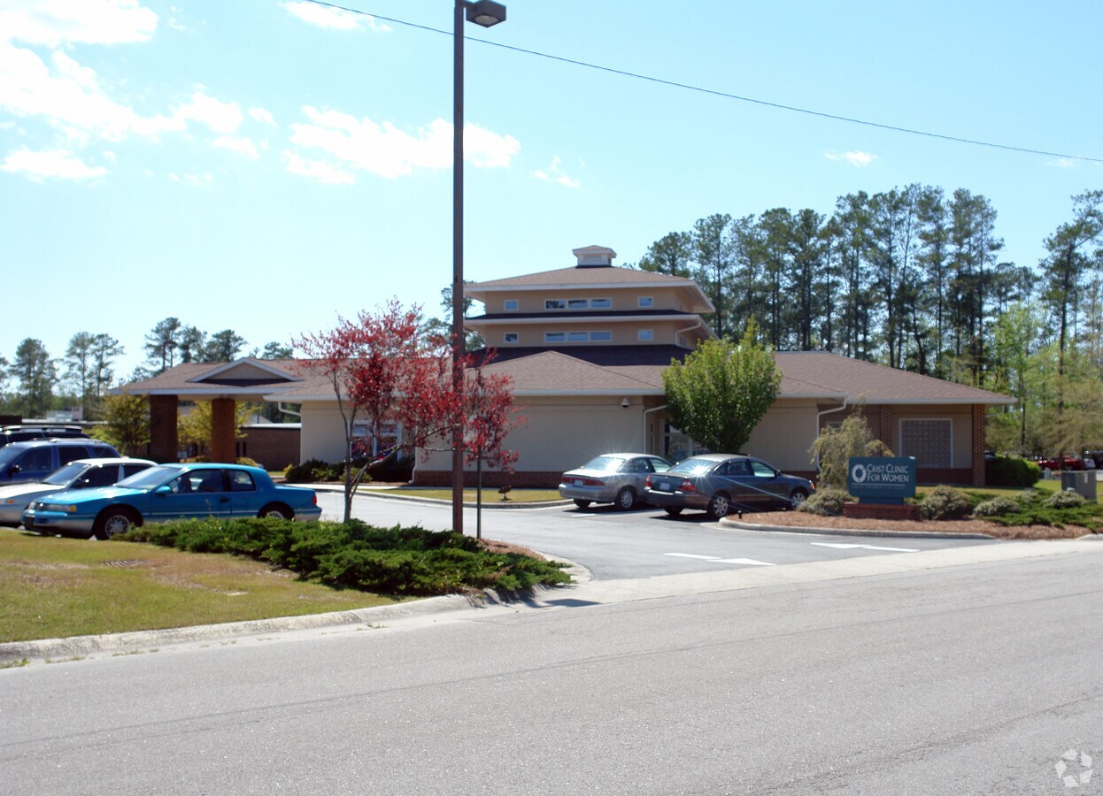 250 Memorial Dr, Jacksonville, NC 28546