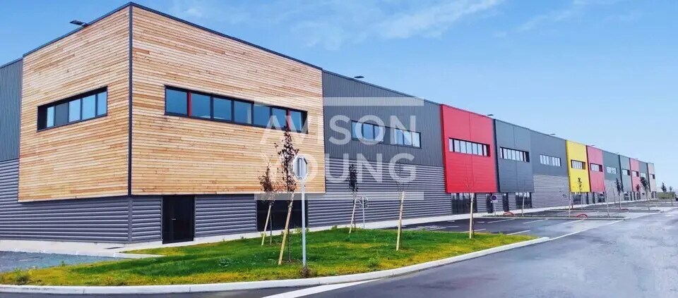 Flex in Louvres for lease - Building Photo - Image 3 of 3