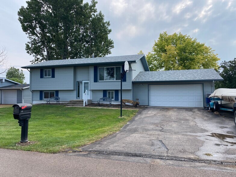11 Lourie Ln, Spearfish, SD for sale - Primary Photo - Image 1 of 1