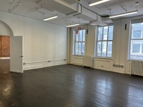 552-556 Broadway, New York, NY for lease Interior Photo- Image 1 of 9