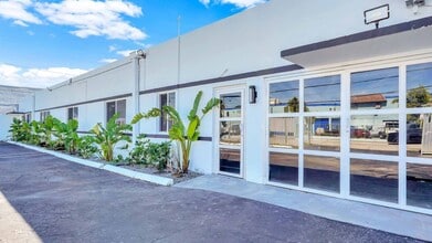 1822 NW 22nd St, Miami, FL for sale Interior Photo- Image 1 of 7