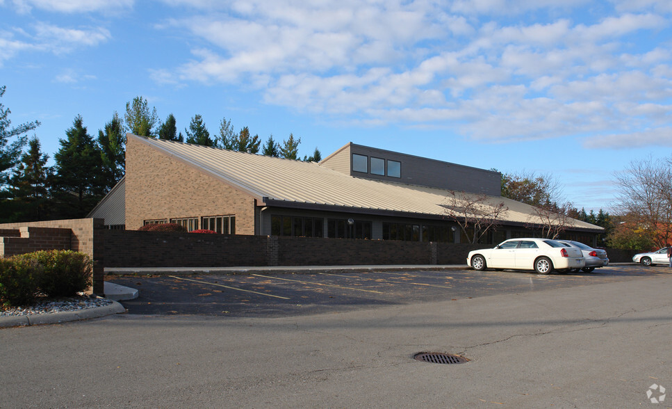 4265 Okemos Rd, Okemos, MI for sale - Building Photo - Image 2 of 9