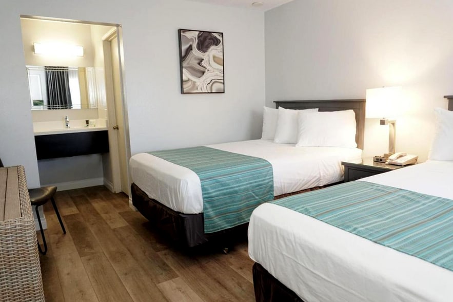 2484-2486 Hotel Circle Pl, San Diego, CA for sale - Building Photo - Image 2 of 6