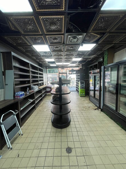 171 W 23rd St, New York, NY for lease - Building Photo - Image 2 of 3