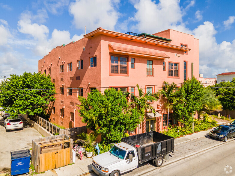 528 SW 9th Ave, Miami, FL for lease - Primary Photo - Image 1 of 16