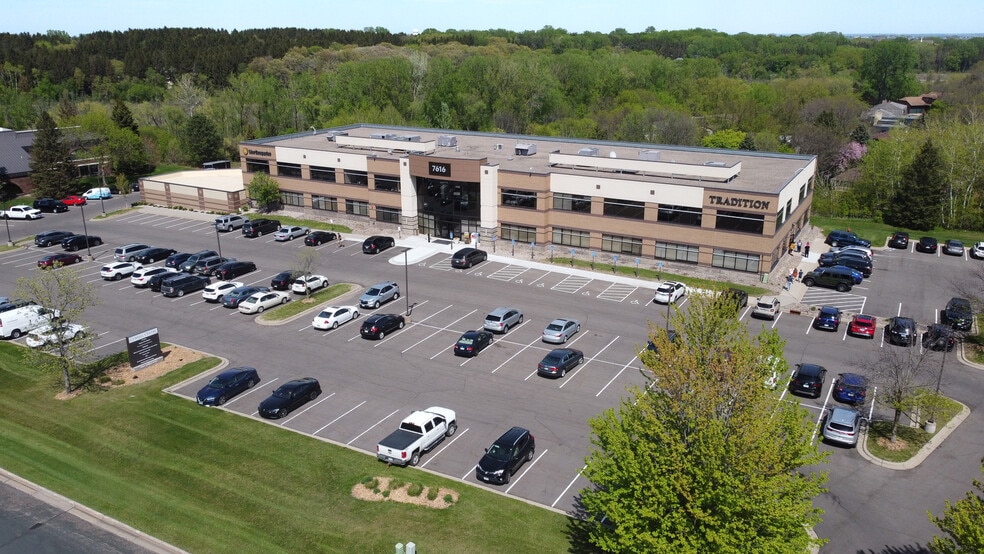 7616 Currell Blvd, Woodbury, MN 55125