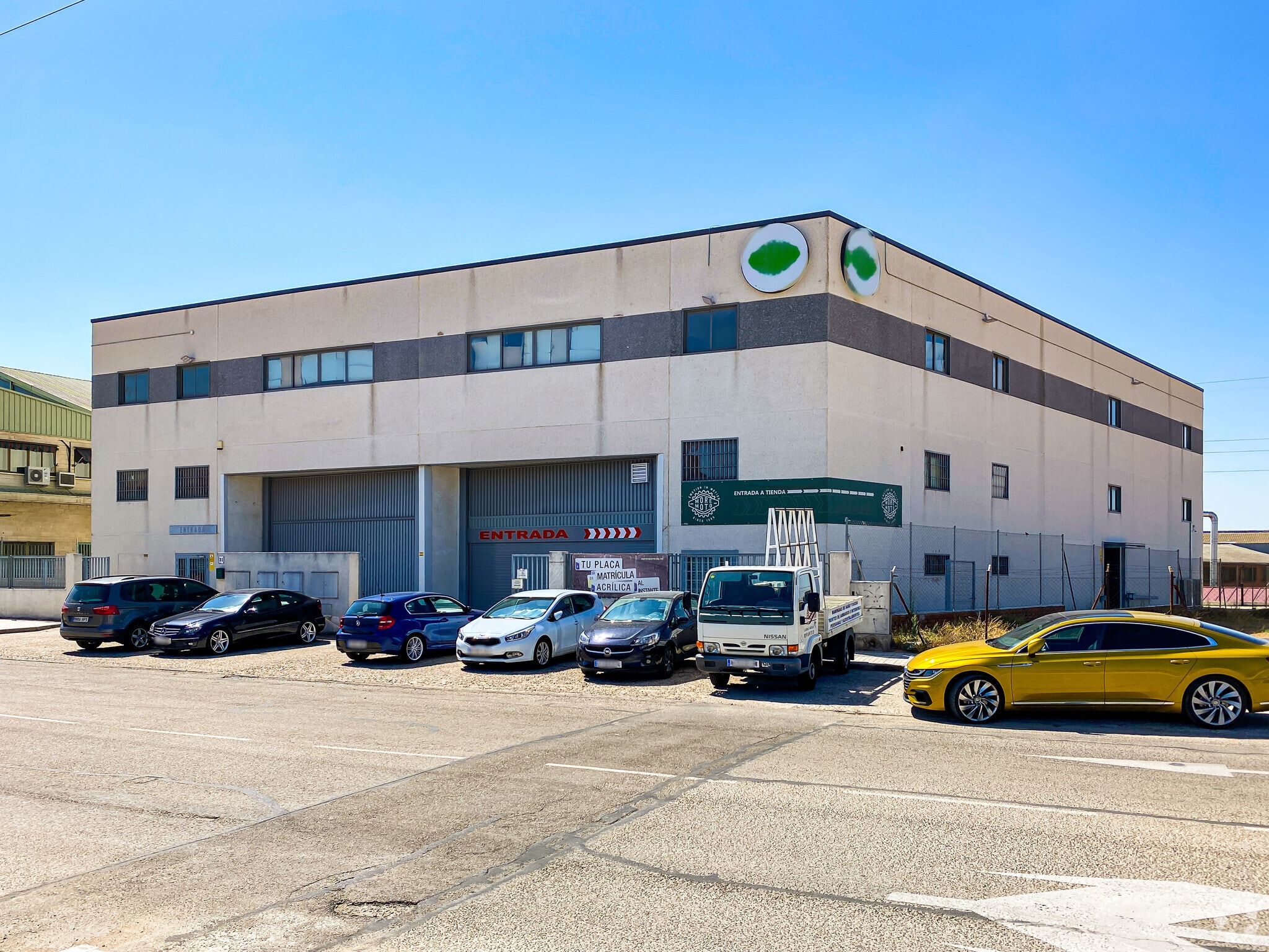 Calle Puerto Navafría, 31, Móstoles, Madrid for lease Primary Photo- Image 1 of 34