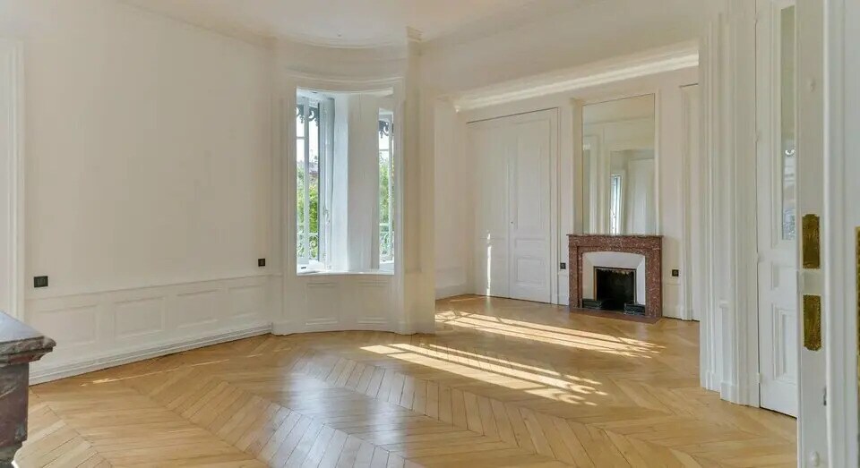 Location Bureaux 175 m² - Photo 1