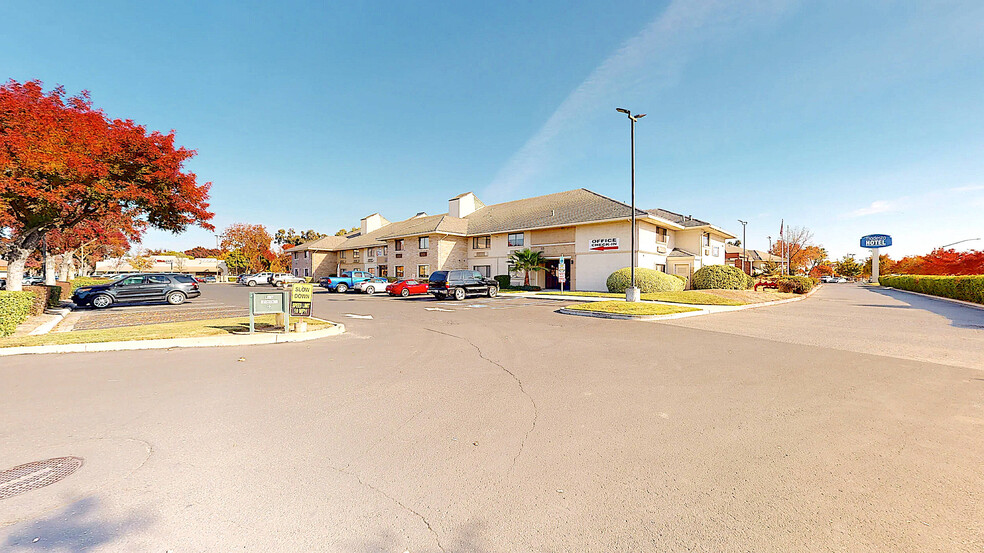 1720 Sisk Rd, Modesto, CA for sale - Building Photo - Image 1 of 1