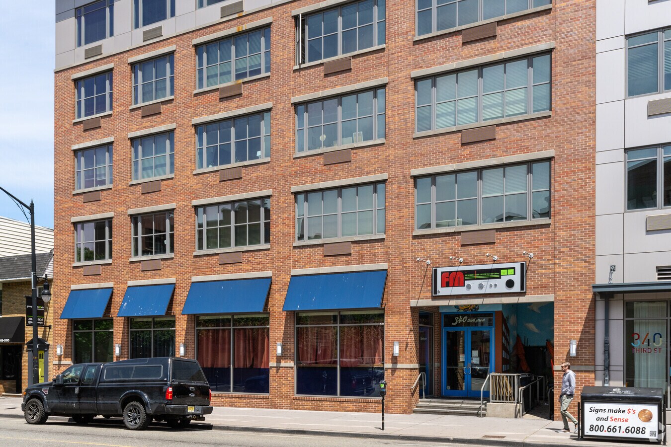 292340 Newark Ave, Jersey City, NJ 07302