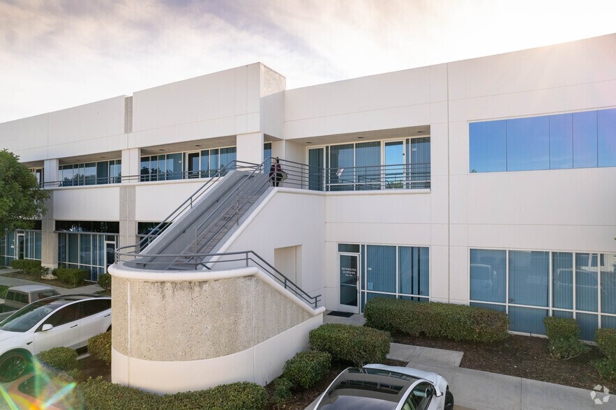 25 Mauchly, Irvine, CA for lease - Building Photo - Image 3 of 23
