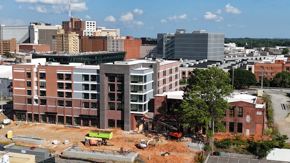 121 Virginia Place, High Point, NC for lease - Building Photo - Image 1 of 4