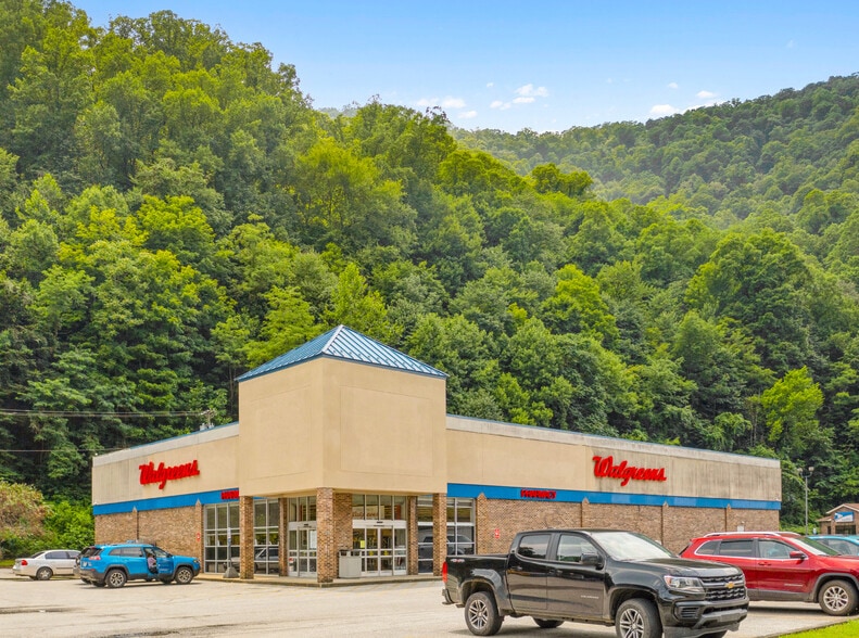 69 Lewis St, Whitesville, WV for sale - Building Photo - Image 3 of 7