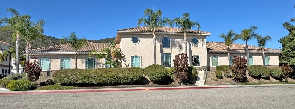 43471 Ridge Park Dr, Temecula, CA for lease - Building Photo - Image 2 of 7