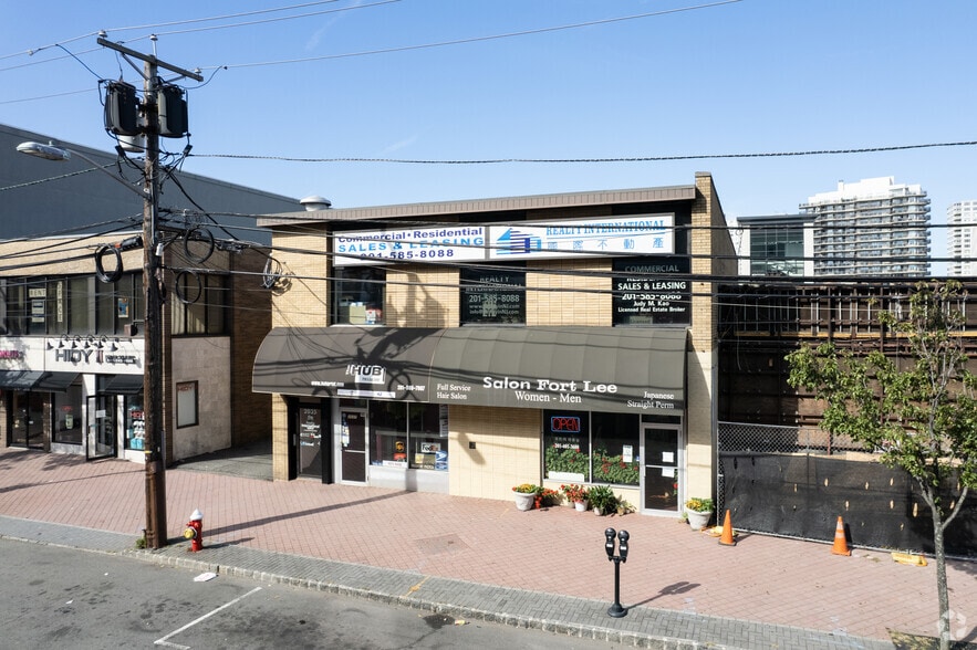 2035 Lemoine Ave, Fort Lee, NJ for lease - Primary Photo - Image 1 of 10