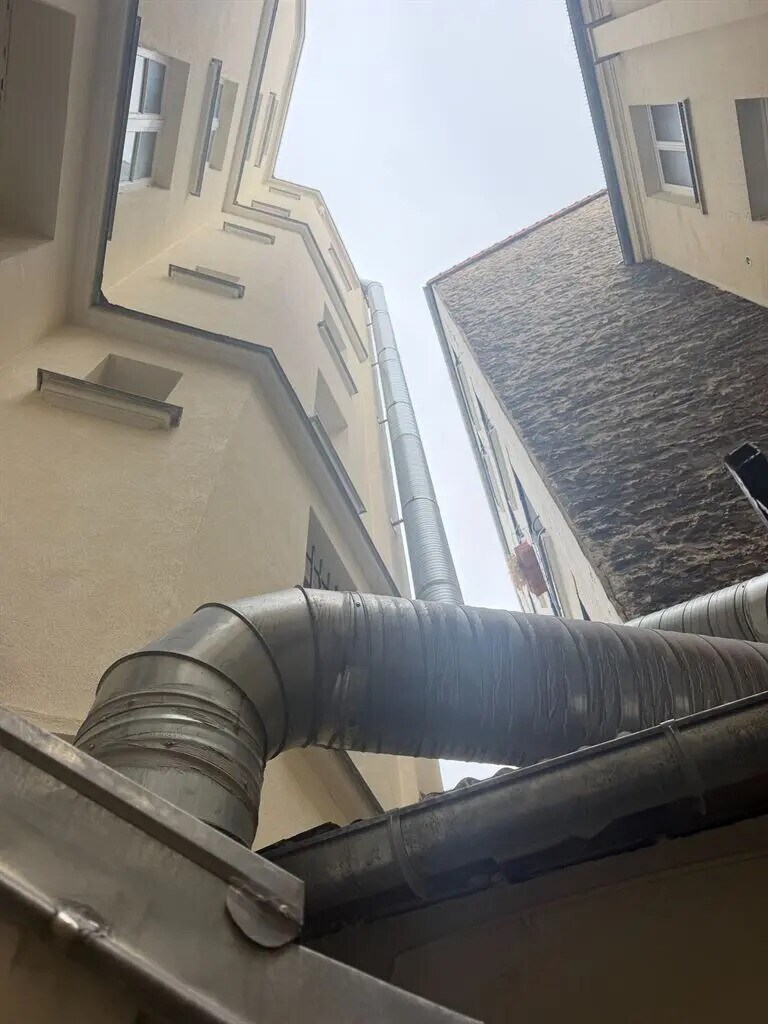 Location Commerce 110 m² - Photo 1