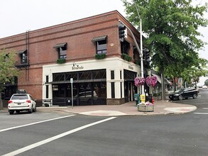 1001 NW Wall St, Bend, OR for lease Building Photo- Image 2 of 19