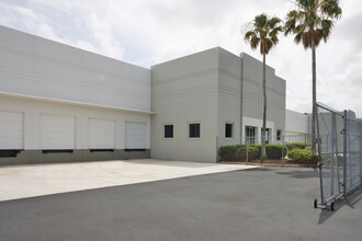 1300-1380 Park Central Blvd S, Pompano Beach, FL for lease Building Photo- Image 2 of 9