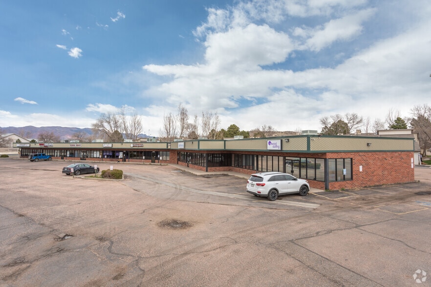 3352-3366 Templeton Gap Rd, Colorado Springs, CO for lease - Building Photo - Image 2 of 16
