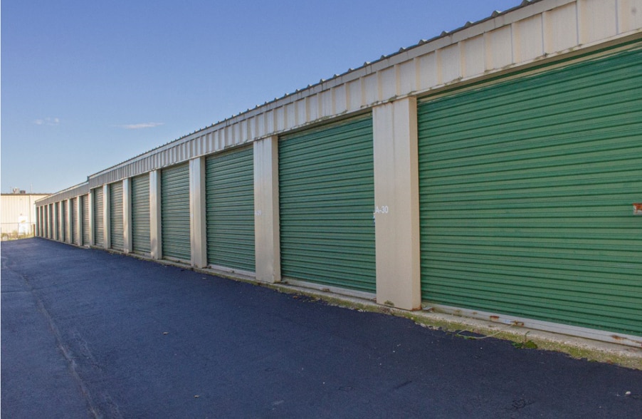 2502 Spring Ridge Rd, Spring Grove, IL for lease - Primary Photo - Image 1 of 13