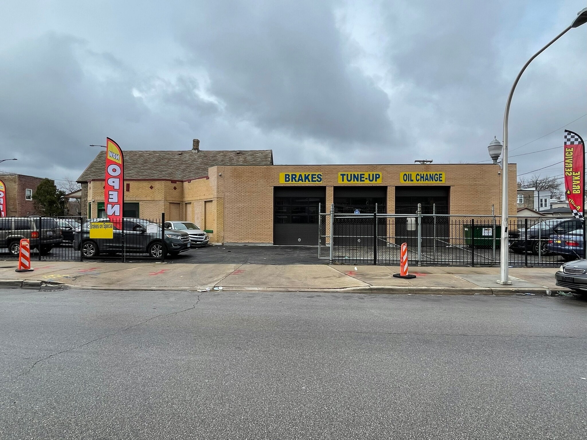 3800 W Division St, Chicago, IL for lease Interior Photo- Image 1 of 9