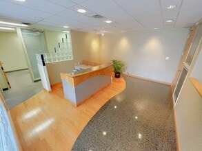 807-815 Hornby St, Vancouver, BC for lease Interior Photo- Image 2 of 6