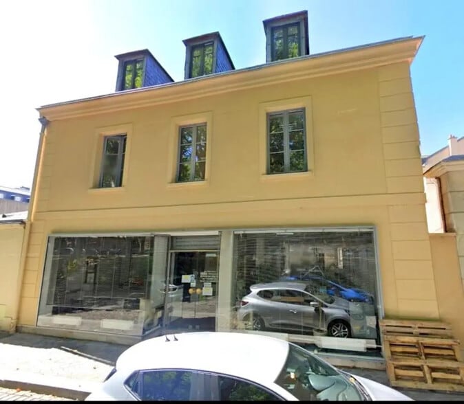 Office in Versailles for lease - Building Photo - Image 1 of 12