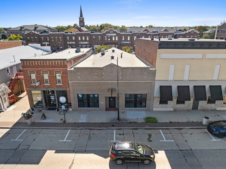 419 Main Ave, De Pere, WI for sale - Building Photo - Image 2 of 12