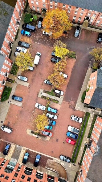 24 Oxford Ct, Manchester for lease - Commercial Listing Video - Image 2 of 10