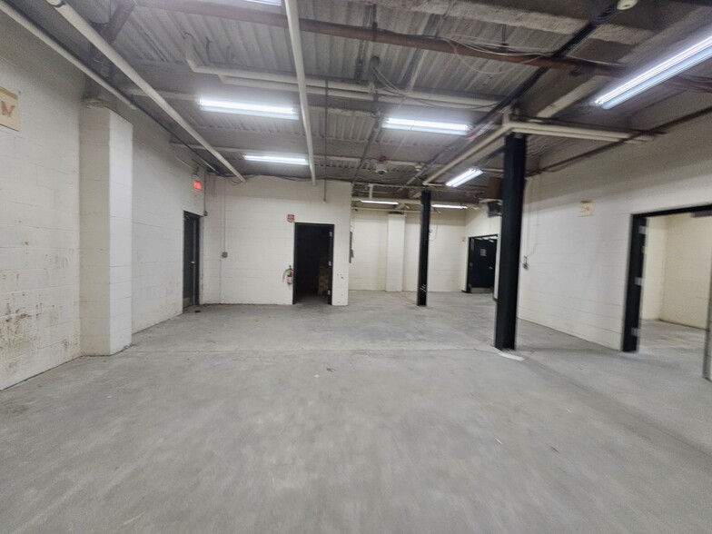 20 Industrial Dr, Middletown, NY for lease - Interior Photo - Image 3 of 29