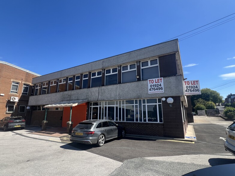 Silver Royd Hl, Leeds for lease - Building Photo - Image 1 of 4