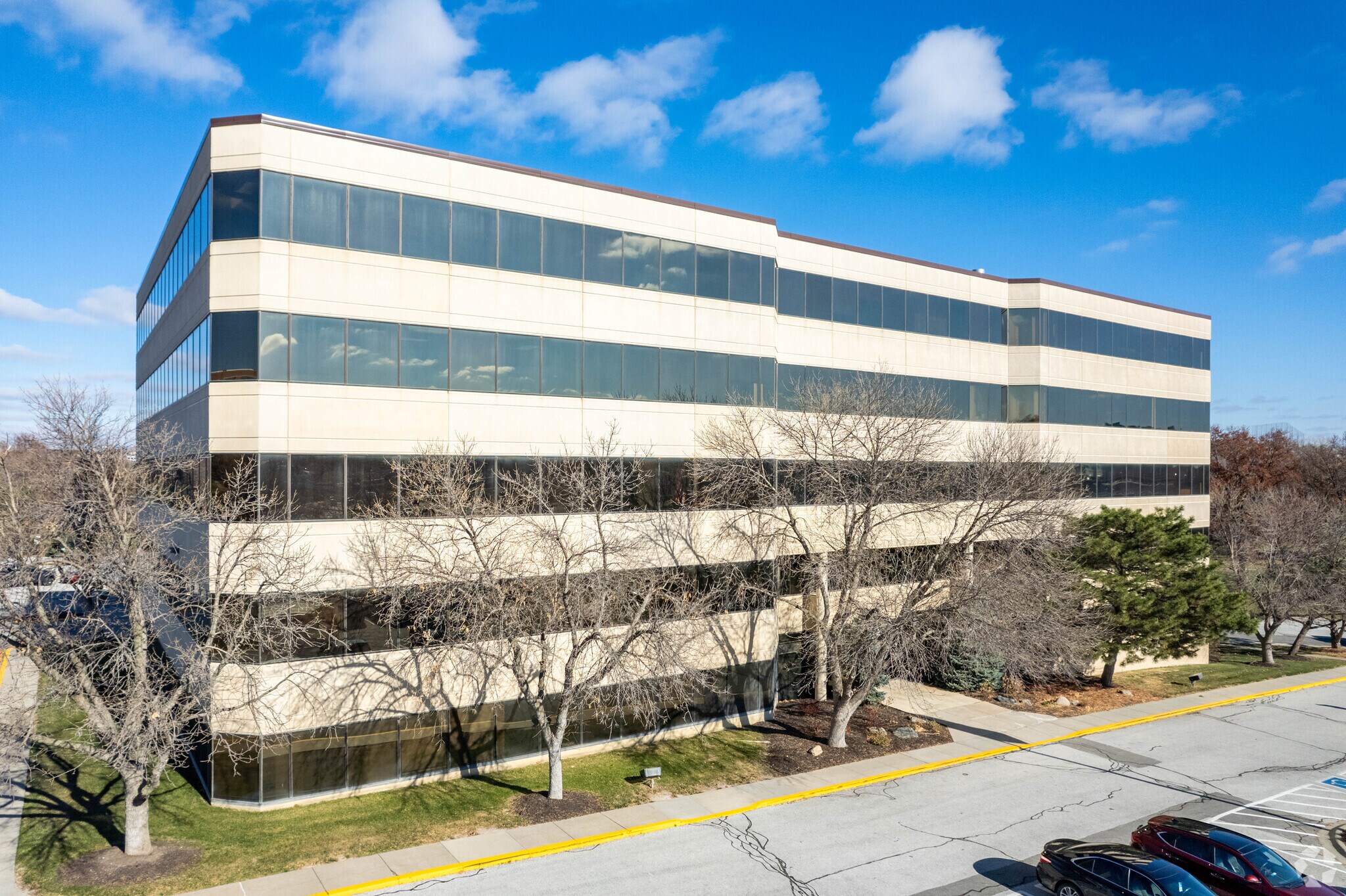 11422 Miracle Hills Dr, Omaha, NE for sale Primary Photo- Image 1 of 1